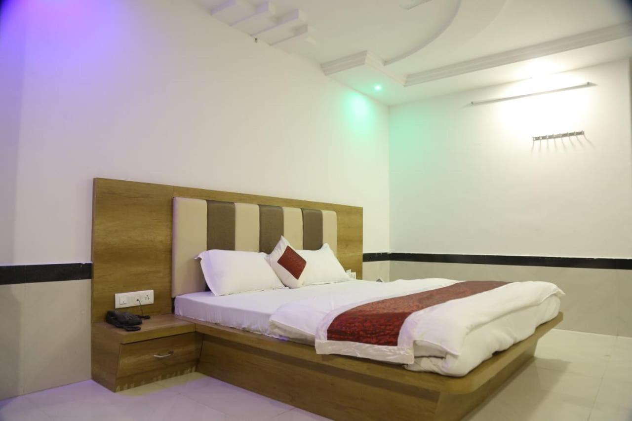 Amber Hotel Barmer Luaran gambar